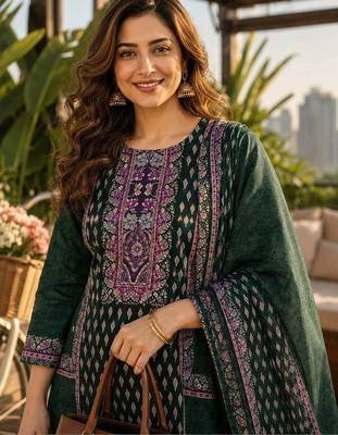women ethnic motifs printed regular  silk kurta with trousers & with dupatta 4