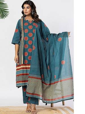 women printed regular thread work  cotton kurta with palazzos & with dupatta 1
