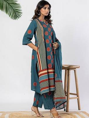 women printed regular thread work  cotton kurta with palazzos & with dupatta 2