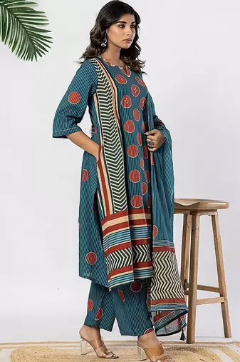 women printed regular thread work  cotton kurta with palazzos & with dupatta