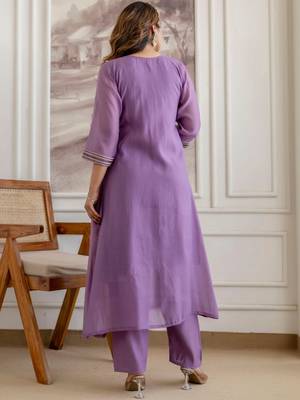 women floral embroidered angrakha thread work chanderi silk kurta with trousers & with dupatta 5