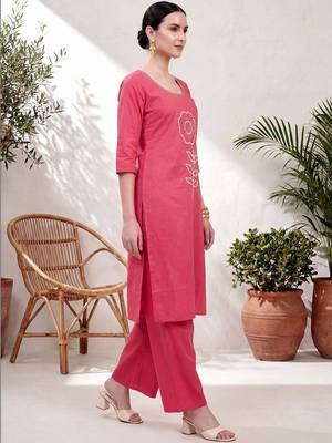 women ethnic motifs embroidered regular thread work  cotton kurta with trousers 5