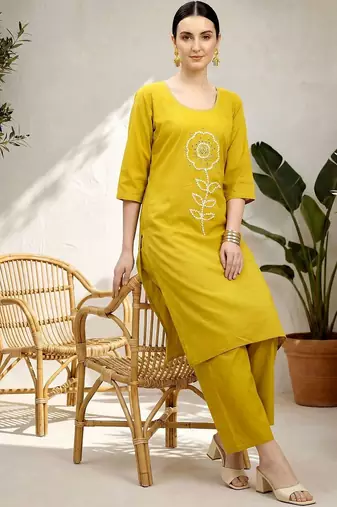 women ethnic motifs embroidered regular thread work  cotton kurta with trousers