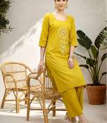 women ethnic motifs embroidered regular thread work  cotton kurta with trousers