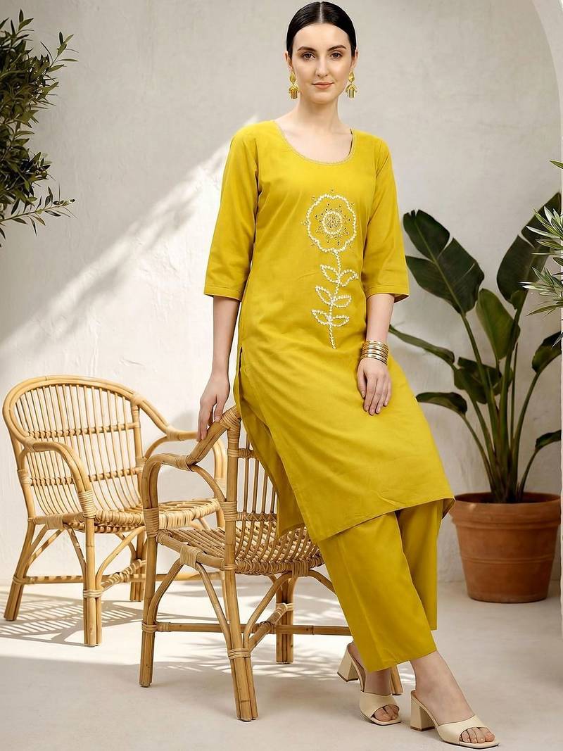 women ethnic motifs embroidered regular thread work  cotton kurta with trousers