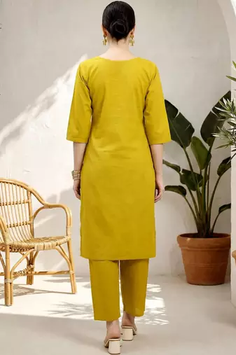 women ethnic motifs embroidered regular thread work  cotton kurta with trousers