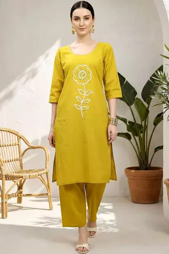 women ethnic motifs embroidered regular thread work  cotton kurta with trousers
