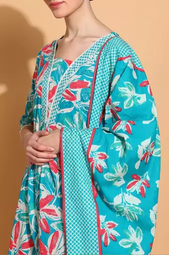 women floral printed  cotton kurta with trousers & with dupatta