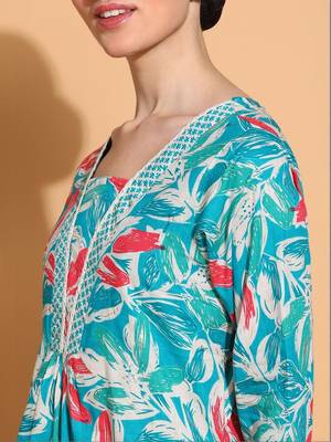 women floral printed  cotton kurta with trousers & with dupatta 4