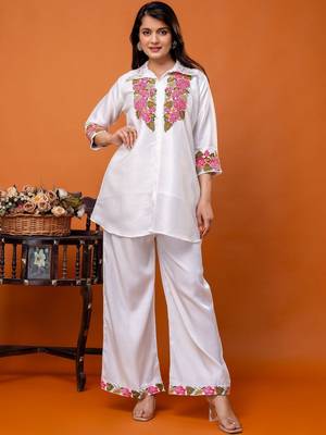 women floral embroidered regular thread work kurta with palazzos 3