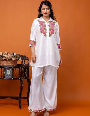 women floral embroidered regular thread work kurta with palazzos 5
