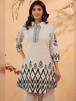 women printed regular  cotton kurta with trousers 2