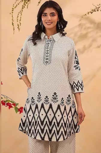 women printed regular  cotton kurta with trousers