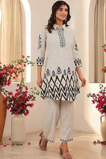 women printed regular  cotton kurta with trousers