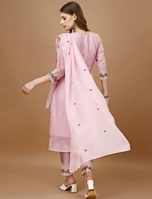 women floral embroidered regular thread work kurta with trousers & with dupatta 5