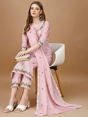 women floral embroidered regular thread work kurta with trousers & with dupatta 6
