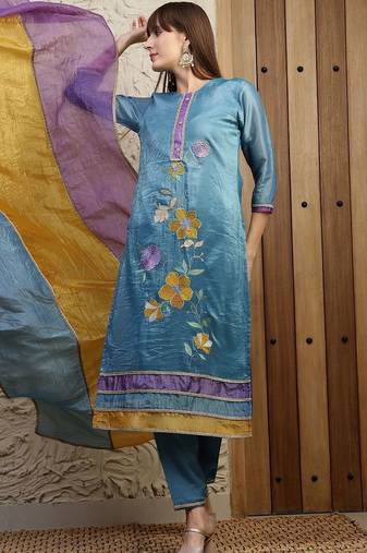 women floral embroidered regular thread work kurta with trousers & with dupatta