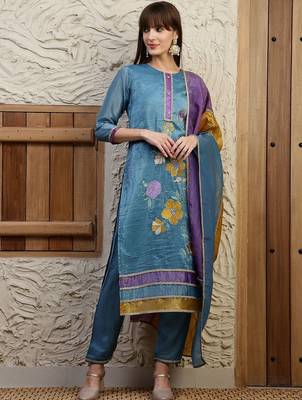 women floral embroidered regular thread work kurta with trousers & with dupatta 5
