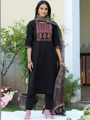 women ethnic motifs printed regular mirror work  cotton kurta with trousers & with dupatta 1