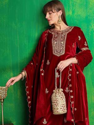 women ethnic motifs embroidered regular thread work velvet kurta with trousers & with dupatta 2