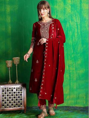 women ethnic motifs embroidered regular thread work velvet kurta with trousers & with dupatta 3