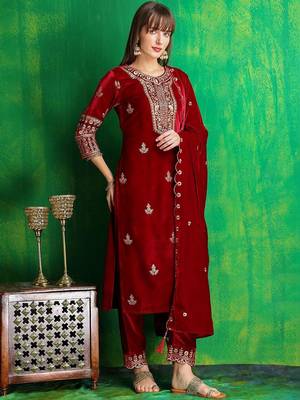 women ethnic motifs embroidered regular thread work velvet kurta with trousers & with dupatta 6