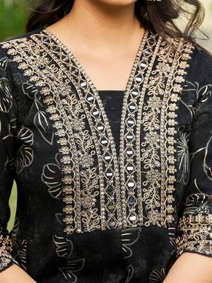 women floral printed regular thread work kurta with trousers & with dupatta 3