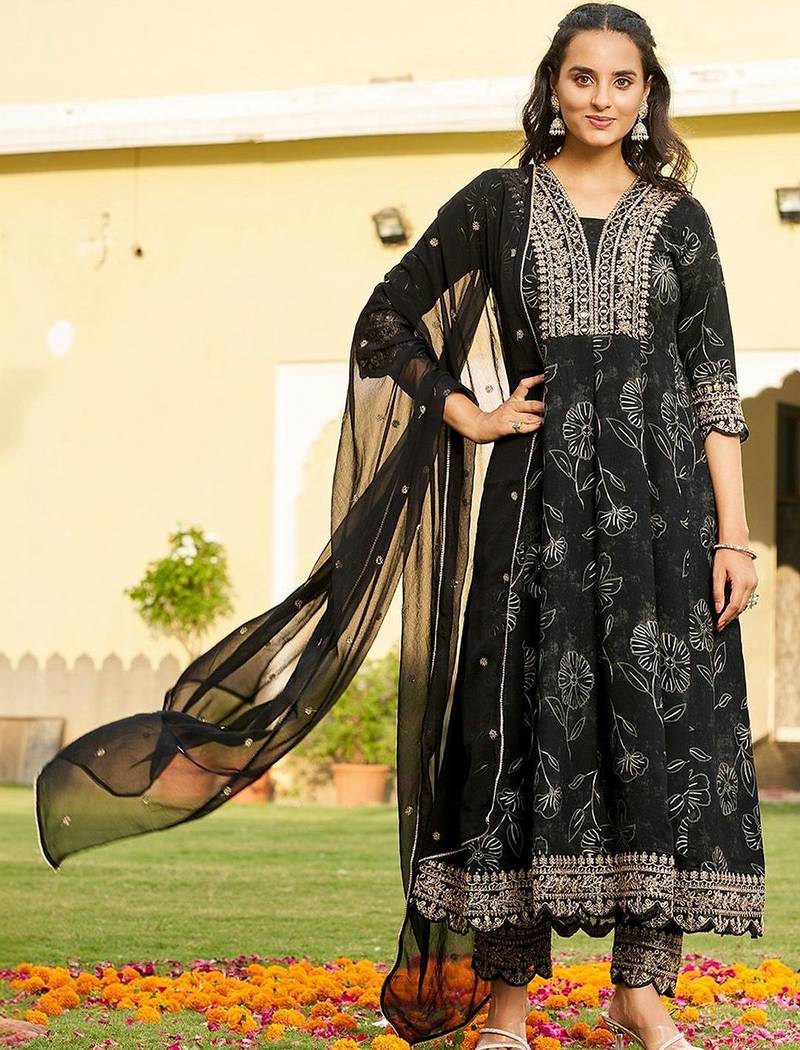 women floral printed regular thread work kurta with trousers & with dupatta