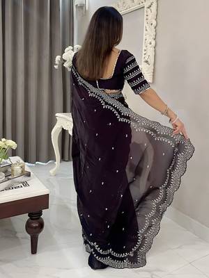 Purple floral silk blend saree 3
