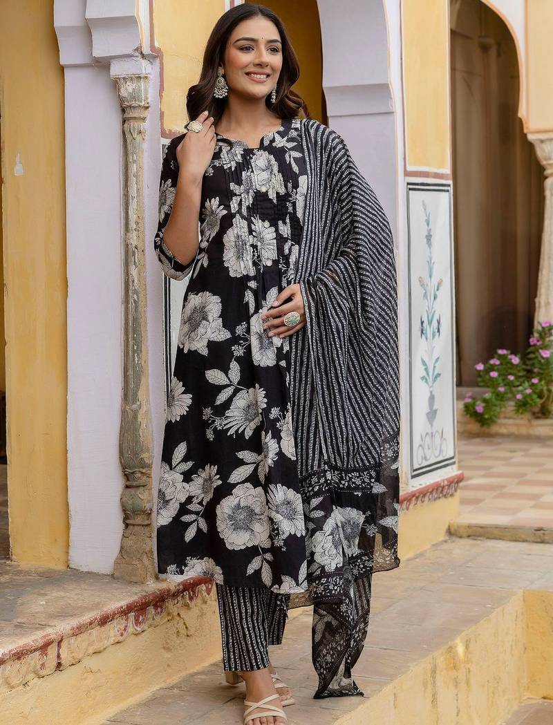 women floral printed pleated  cotton kurta with trousers & with dupatta