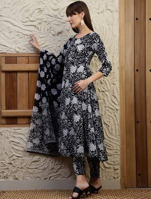 women floral printed  cotton a-line kurta with trouser & dupatta 3