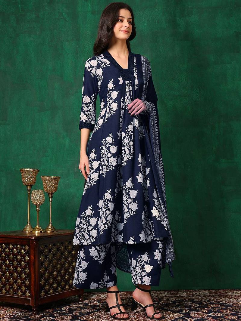 women floral printed & embroidered sequinned kurta with trousers & dupatta