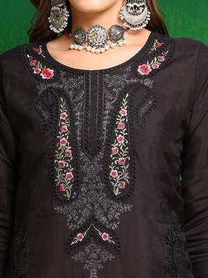 women floral embroidered kurta with trousers & dupatta 2