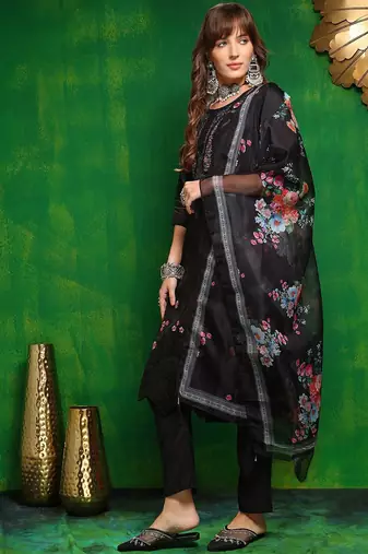 women floral embroidered kurta with trousers & dupatta