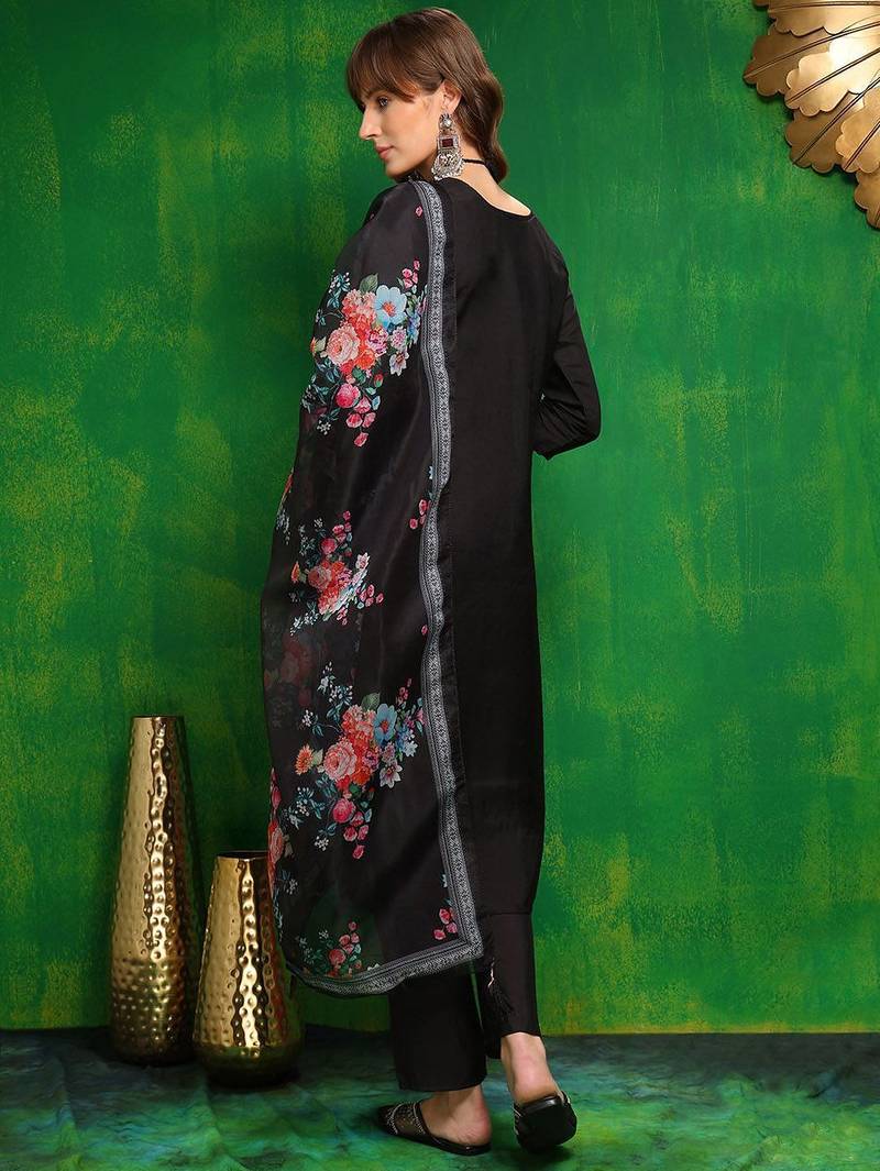 women floral embroidered kurta with trousers & dupatta