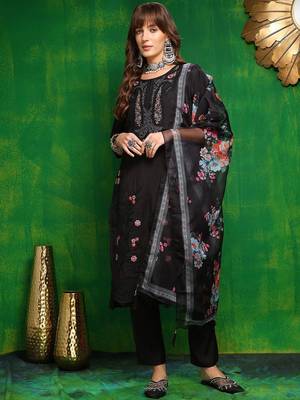 women floral embroidered kurta with trousers & dupatta 4