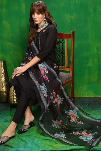 women floral embroidered kurta with trousers & dupatta