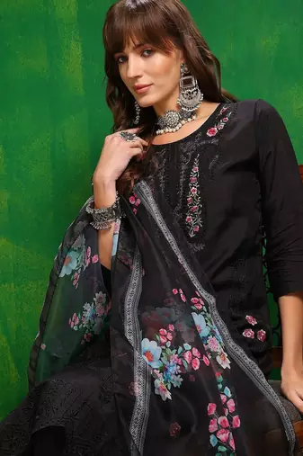 women floral embroidered kurta with trousers & dupatta