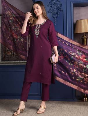 embroidered thread work chanderi cotton kurta with trousers & dupatta 5