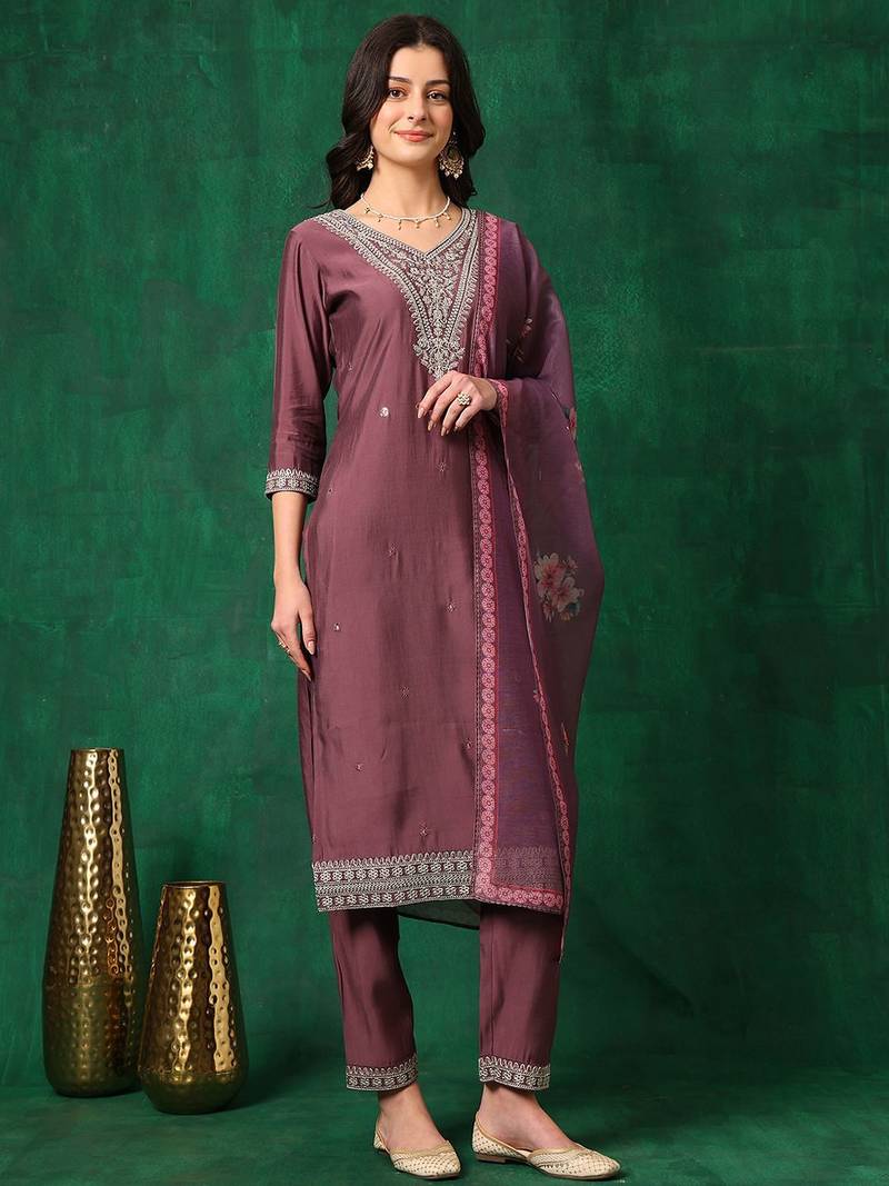 women floral embroidered regular kurta with trousers & dupatta