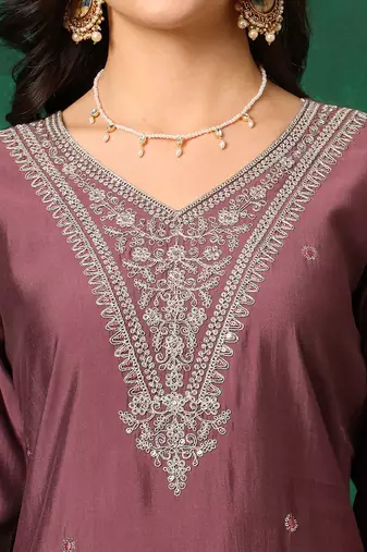 women floral embroidered regular kurta with trousers & dupatta