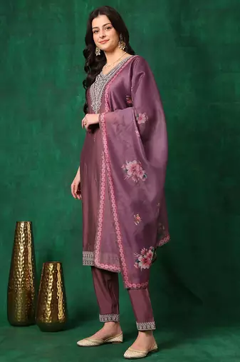 women floral embroidered regular kurta with trousers & dupatta