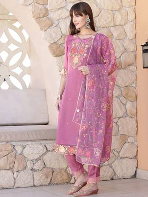 women floral embroidered kurta with trousers & dupatta 5