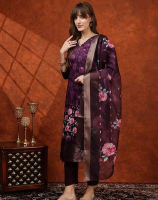 women floral printed kurta with trousers & dupatta 4