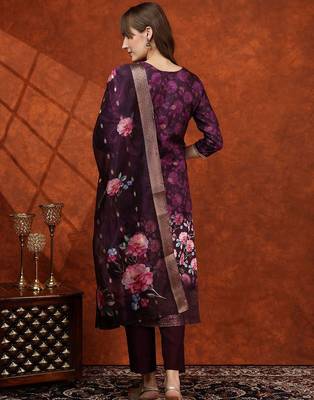 women floral printed kurta with trousers & dupatta 5