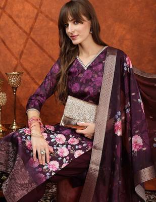 women floral printed kurta with trousers & dupatta 7