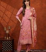 women floral printed kurta with trousers & dupatta