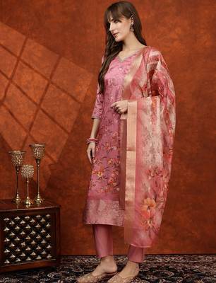 women floral printed kurta with trousers & dupatta 4