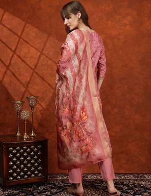 women floral printed kurta with trousers & dupatta 5