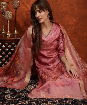 women floral printed kurta with trousers & dupatta 7